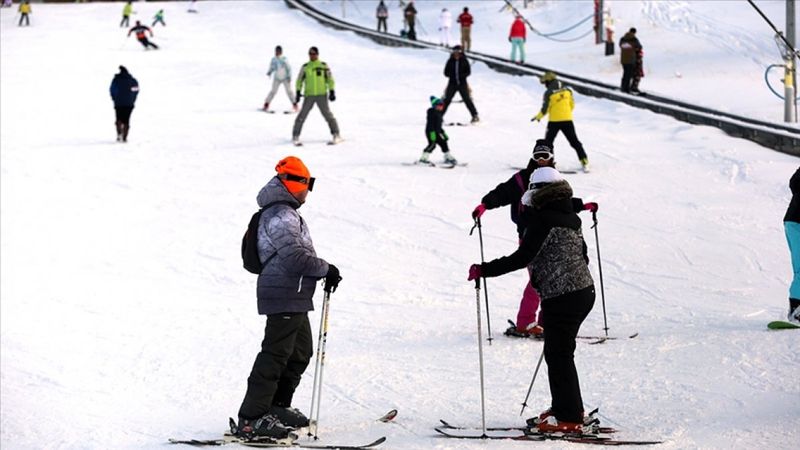 Kayak merkezlerindeki kar kalınlığı ölçüldü