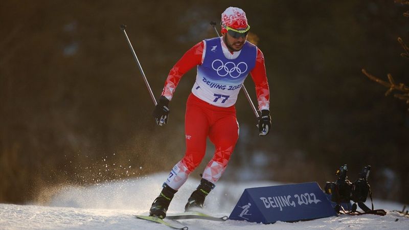 Milli kayakçı Yusuf Emre Fırat, Pekin'de sakatlandı