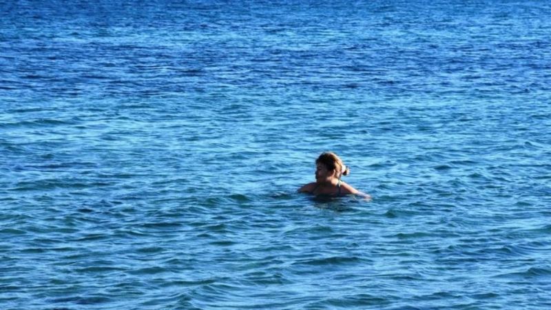 Bodrum'da sıcak havayı gören denize koştu