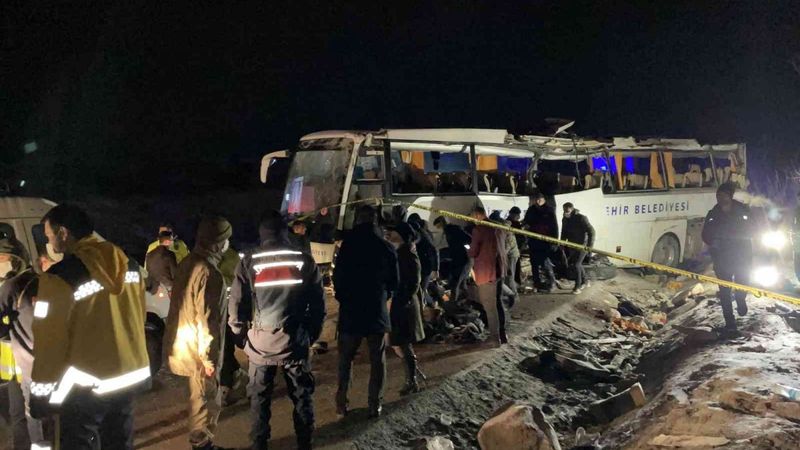 Çankırı'da yolcu otobüsü kaza yaptı