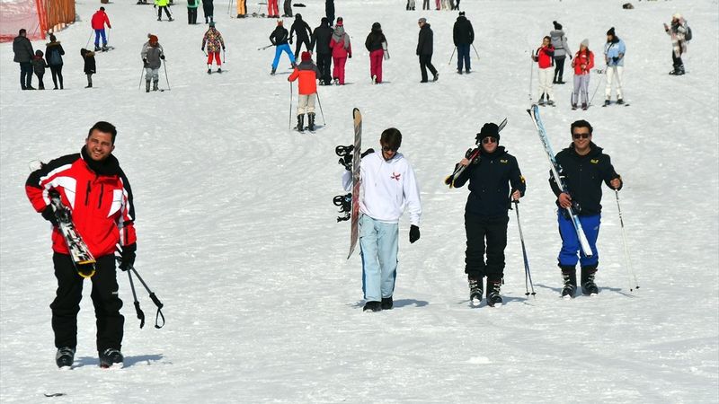 İran'dan Cıbıltepe Kayak Merkezi'ne büyük ilgi