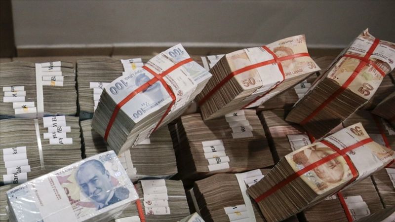 Son tertip 100 lira ve 50 lira banknotlar tedavüle veriliyor