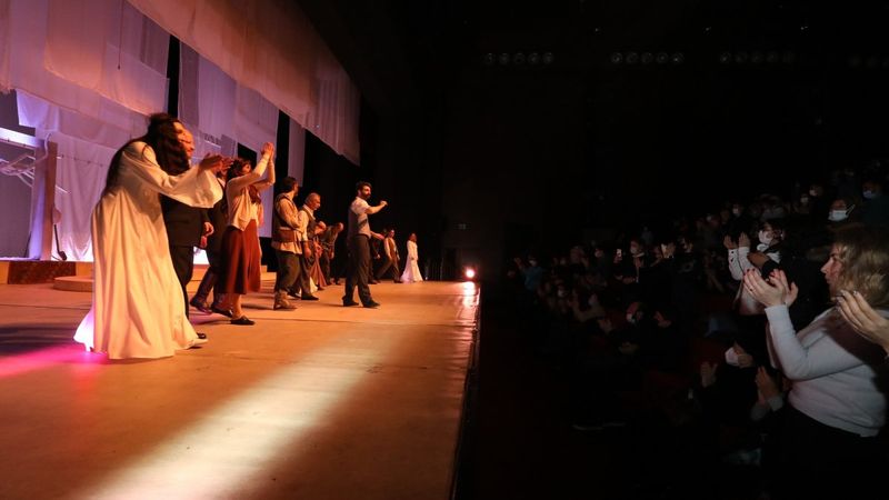 Töre cinayetlerinin sembol ismi Güldünya Tören'i anlatan oyun ağlattı