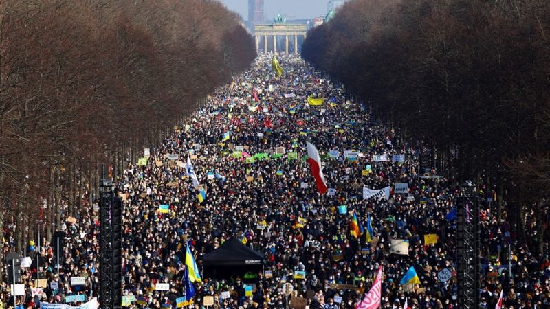 Almanya'da Rusya karşıtı protesto
