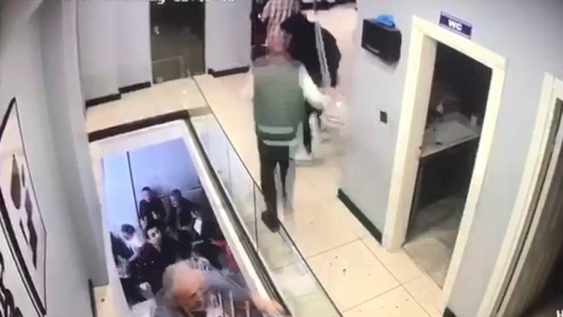 Şişli'de iş yeri basan grup kamerada