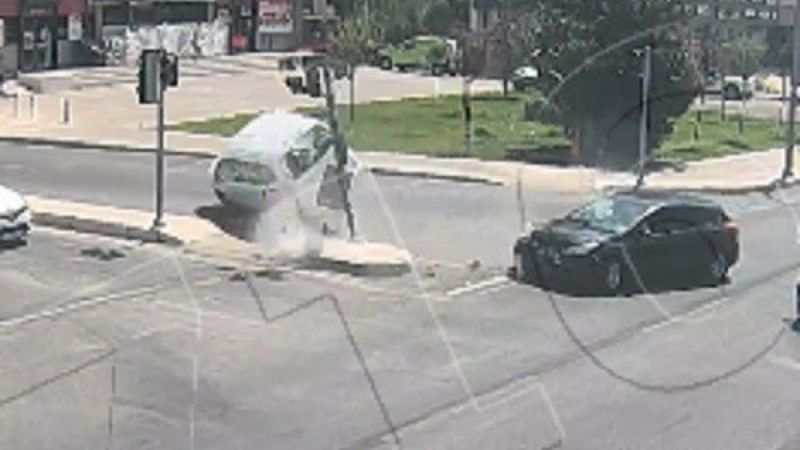 İzmir’de MOBESE’ye yansıyan kazalar