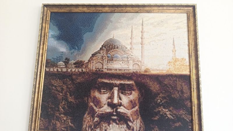 Kristal taşlardan yapılan tablolar hayranlık uyandırıyor