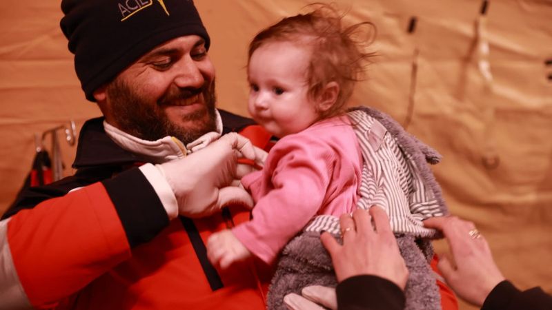 UMKE'den Ukraynalı 7 aylık bebeğe sağlık müdahalesi