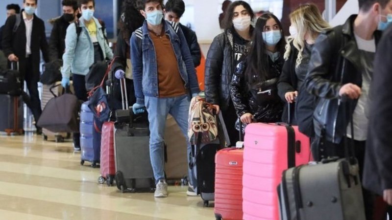 Ukrayna'dan tahliye edilen Türk vatandaşlarının sayısı 15 bin 24 oldu