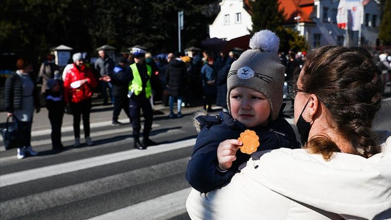 Ukrayna'dan komşu ülkelere geçen mülteci sayısı 3 milyona ulaştı