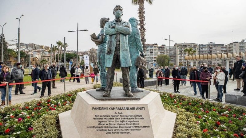 CHP'den İzmir'e yeni heykel