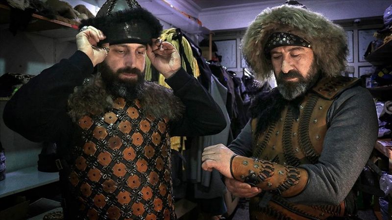 Türk dizileriyle bilinirliği artan Selçuklu börkü yoğun talep görüyor