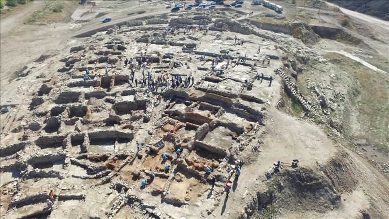 Kütahya'daki höyükten çıkarılan binlerce eser Anadolu arkeolojisine kazandırıldı