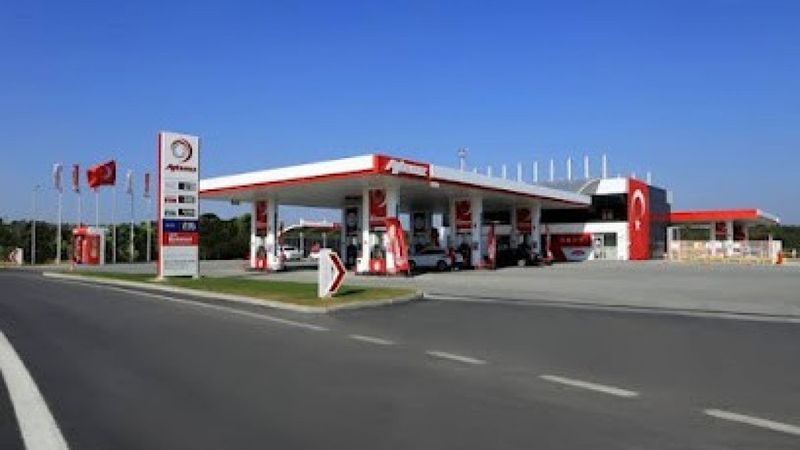 Otobüsle Yalova'ya giden hamile kadın, akaryakıt istasyonunda doğurdu