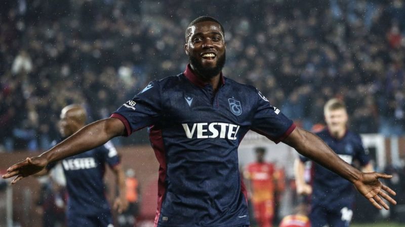 Trabzonspor'dan Djaniny'e 2500. gol kutlaması