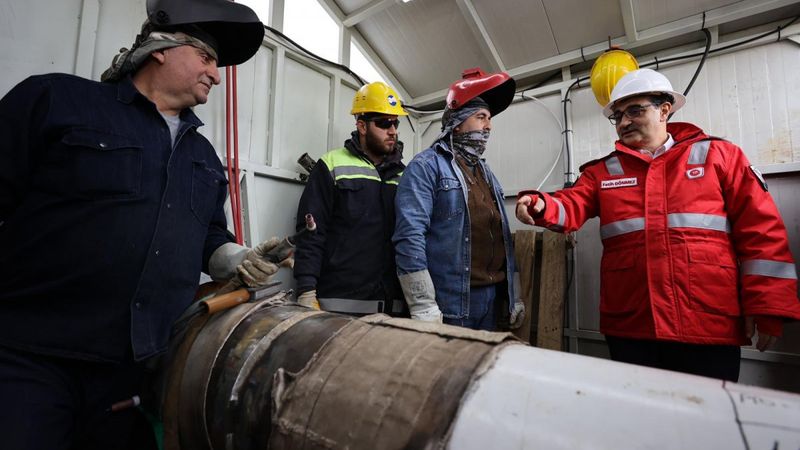 Fatih Dönmez, Filyos Doğal Gaz İşleme Tesisleri'nde incelemede bulundu