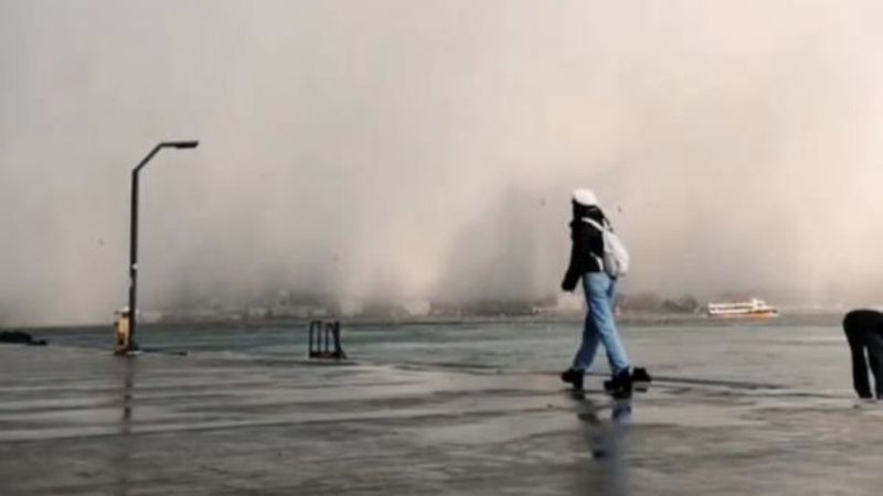 İstanbul'da kar bulutlarının geçişi