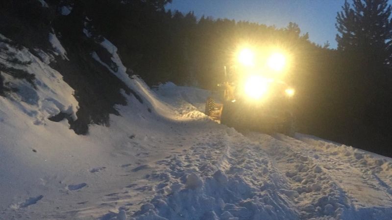 Ankara'da 4 kişilik aile, yoğun kar nedeniyle Otacı Yaylası'nda mahsur kaldı