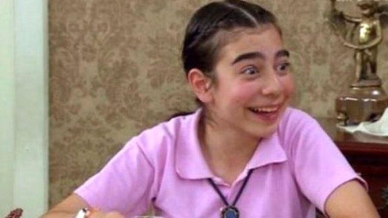 Alemin Kralı'nın Oben'i göbeğini açtı, mini eteğini üzerine çekti! 'Su gibi kadınsın Birsu'