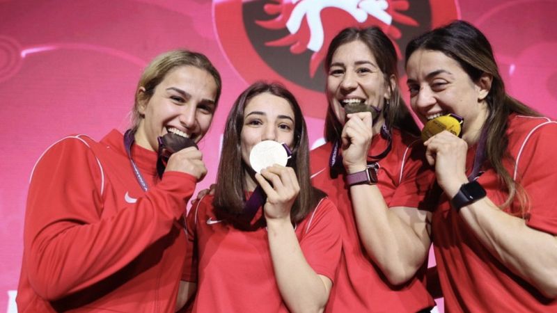 Kadın Güreş Milli Takımı ilk kez Avrupa şampiyonu oldu