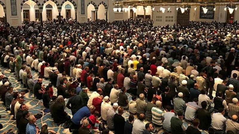 Teravih namazı nasıl kılınır, kaç rekat, nasıl niyet edilir? İşte Diyanet teravih namazı kılınışı