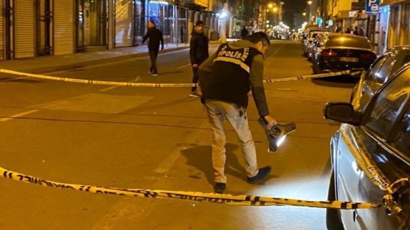 Diyarbakır'da bir baba oğlunu bıçaklayan kişilere kurşun yağdırdı