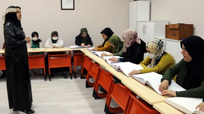 Şanlıurfa'da görme engelliler, Braille alfabesiyle mukabele yapıyor