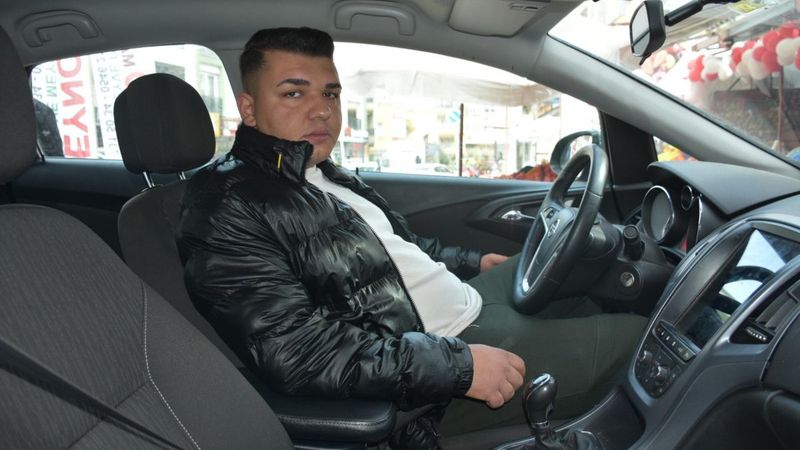 İzmir’de uyuyan sürücünün altınları ile 2 cep telefonu çalındı