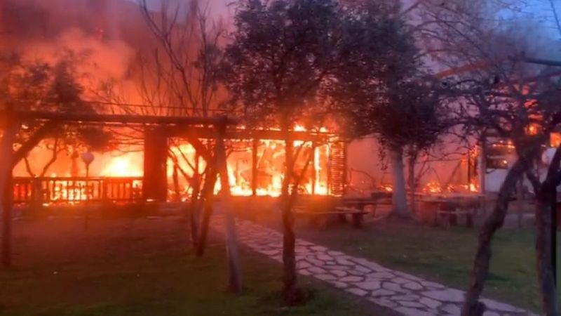 Antalya'da pansiyonda yangın