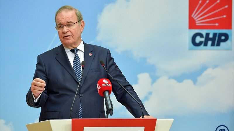 Faik Öztrak'tan büyük gaf