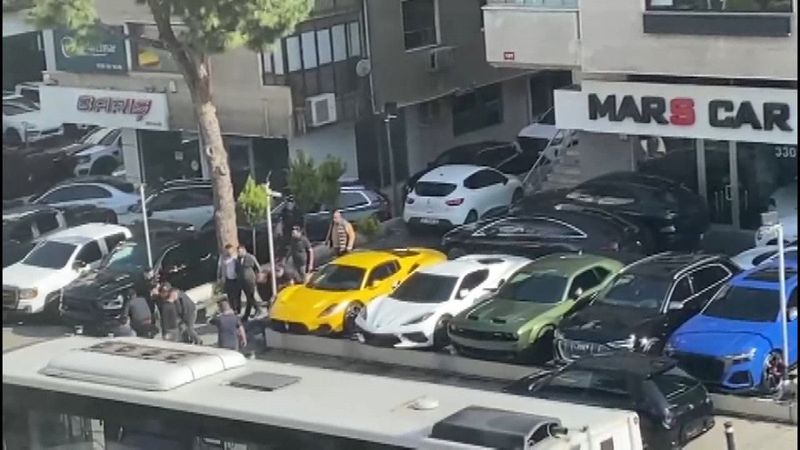 Kadıköy'de nakliyeciler ile galericilerin kavgası