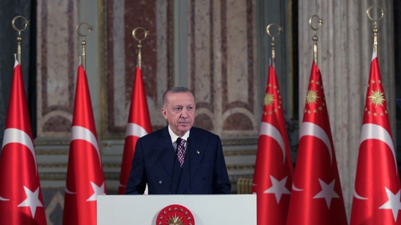 Cumhurbaşkanı Erdoğan sanatçılarla bir araya geldi