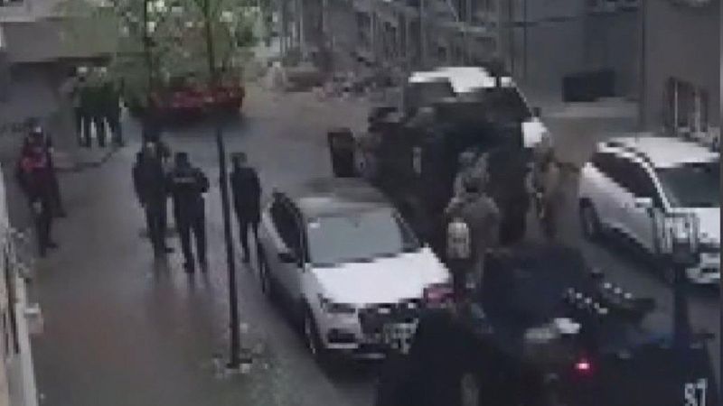 Sultangazi'de eşi evi terk eden Suriyeli, çocuklarını rehin aldı