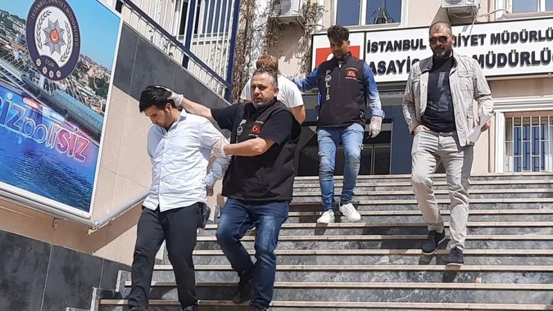 Fatih'te eşini öldürdü, ‘intihar’ dedi