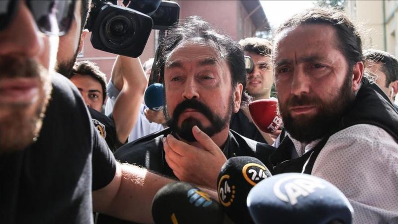 Adnan Oktar, avukatlar aracılığı ile örgüte talimatlar veriyor