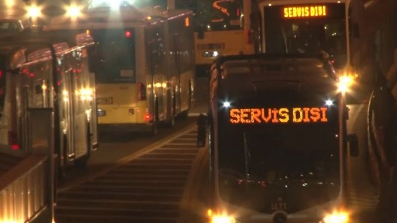 Beylikdüzü'ndeki metrobüs kazası sonrası İstanbullular mağdur oldu