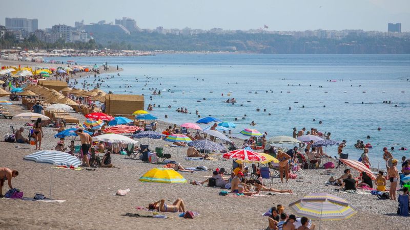 Ege ve Akdeniz’de bayram tatili hareketliliği
