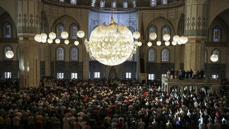 Bayram namazı nasıl kılınır, kaç rekattır? 2022 Diyanet Ramazan Bayramı namazı kılınışı