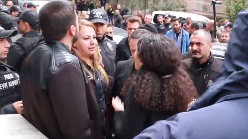 Ankara'daki HDP binası önünde 'katil polis' sloganları atıldı