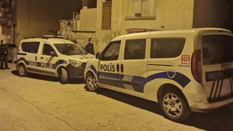 İzmir’de bebeğini taşıyan kadın, bir başka kadın tarafından defalarca bıçaklandı