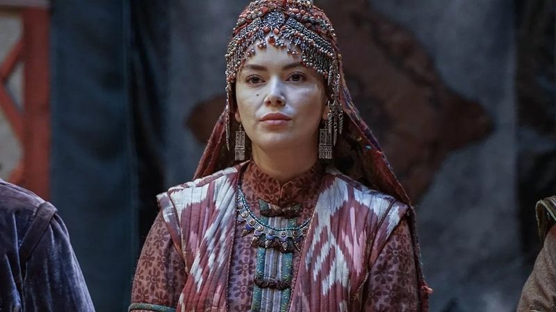 Osman Bey'in yengesi Savcı Bey'in eşi Lena bikinili pozlarıyla ortalığı yıktı! 'Güzelliğin akıllara zarar'