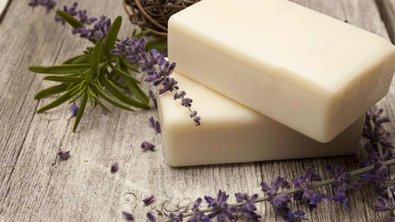 Sivilceyle boğuşanlar toplanın: Keçi sütü sabununun 13 inanılmaz faydası