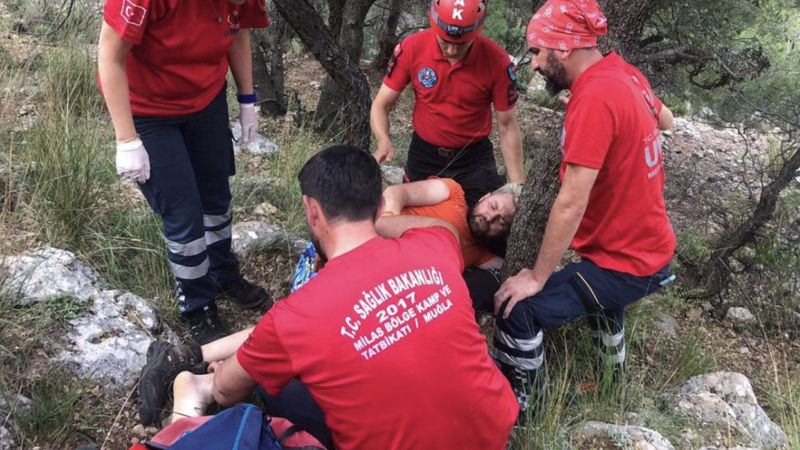 Muğla'da paraşütle zorunlu iniş yapan Rus turist kurtarıldı