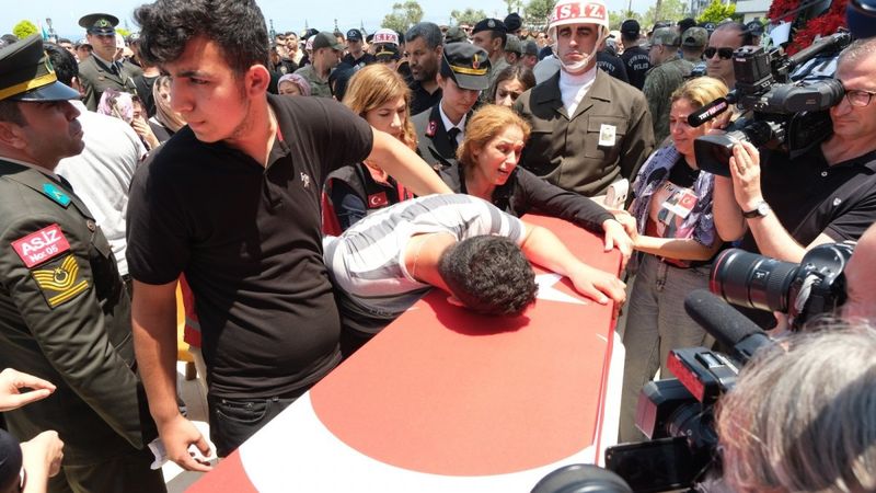 Pençe- Kilit Operasyonu'nda şehit düşen Mehmetçikler son yolculuğuna uğurlanıyor