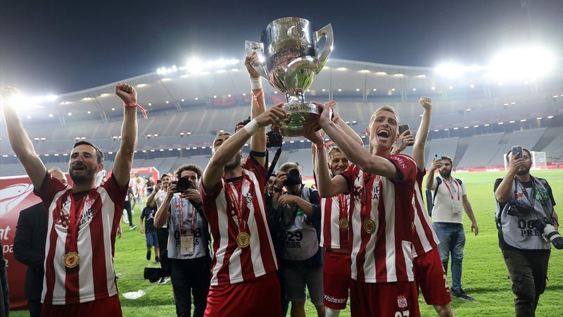 Vali Salih Ayhan: O kupa Sivas'a gelecek demiştik