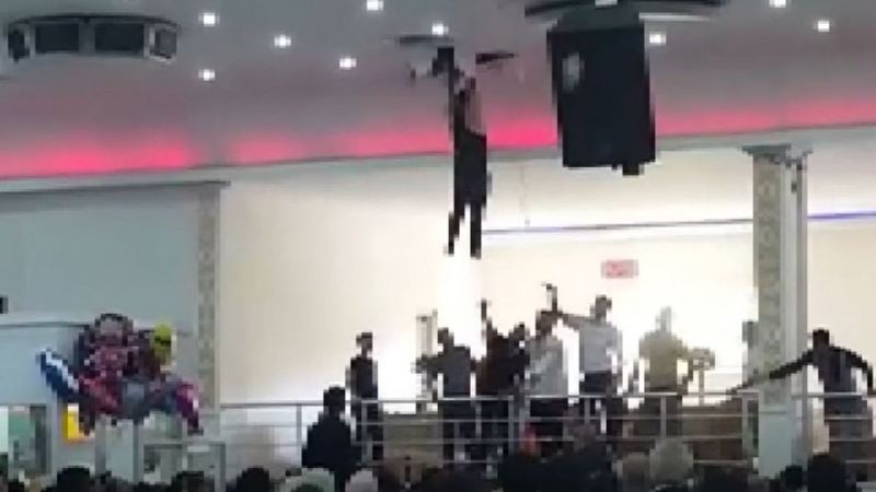 Gaziantep'te işçi havalandırma boşluğundan düğünün ortasına düştü