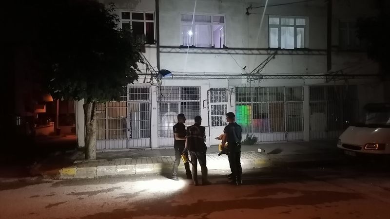 Kocaeli'de kocası tarafından pencereden atılan kadın yaralandı