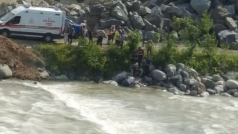 Rize'de dereye düşen kişinin cansız bedeni bulundu