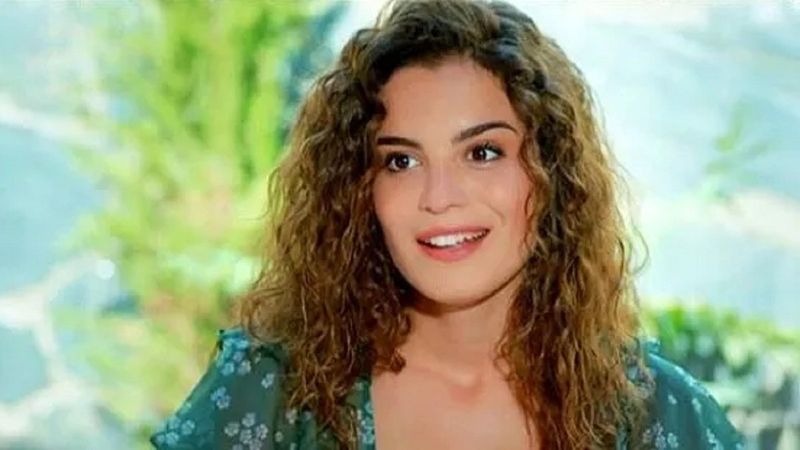 Çıplak fotoğrafları ifşa olmuştu! Aslı Bekiroğlu mini elbisesiyle sosyal medyayı kasıp kavurdu