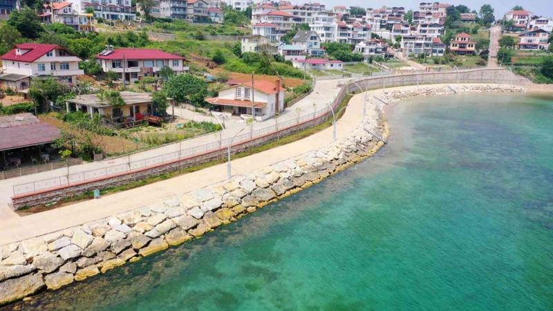 Kocaeli’nin Seyrek Plajı da mavi bayraklı oldu